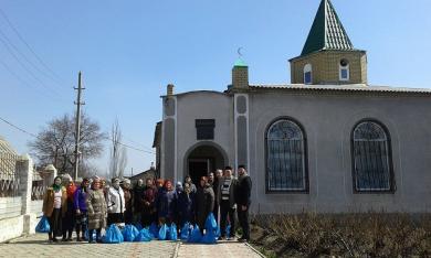 More than 300 families received grocery baskets in Donetsk, Torez, Snezhnoe, Krasniy Luch, Antratsit, Roven’ky, Sverdlovsk, Alchevsk, Stakhanov and Konstantinovka Helping Those Who Have Nowhere To Run