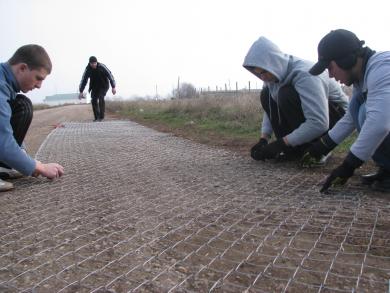 A Cemetery Volunteer Clean-Up Held By “Emel” Activists A Cemetery Volunteer Clean-Up Held By “Emel” Activists
