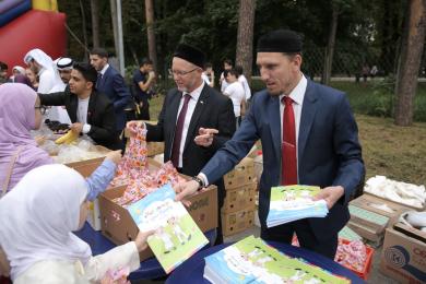 Святкування курбана-байрама у Києві переповнені мечеті, святкова програма, роздача жертовного м’яса
