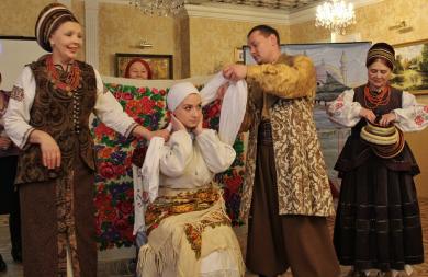В Запорожье встреча состоялась в зале «Времена года» отеля «Интурист» День хиджаба в Киеве, Сумах, Виннице, Одессе и Запорожье
