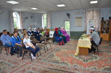 Около 25 человек собрались в Исламском культурном центре Винницы, чтобы больше узнать о Священном месяце Не знать чего-то не зазорно — зазорно не спрашивать